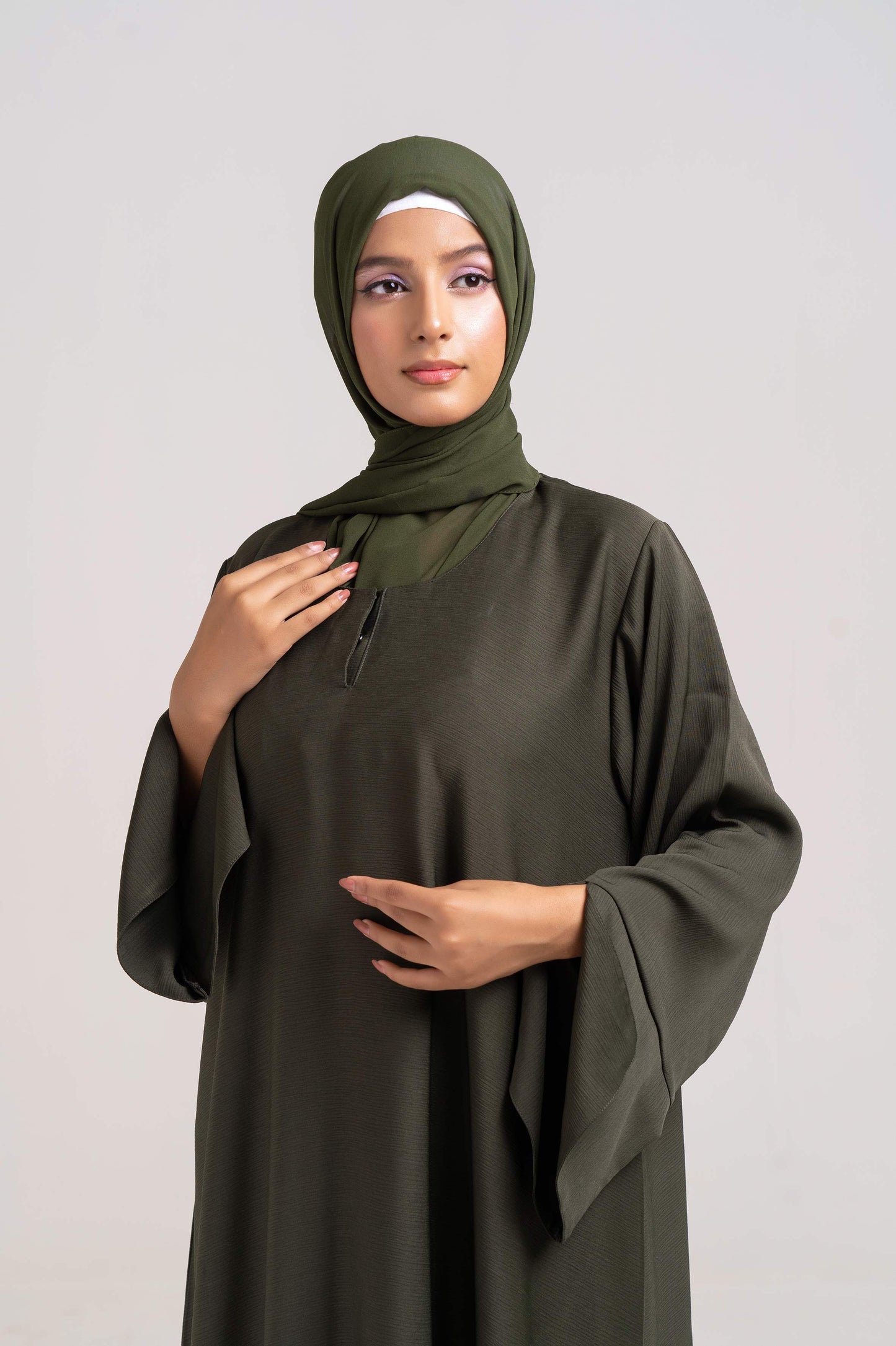 Willow Charm Closed Abaya