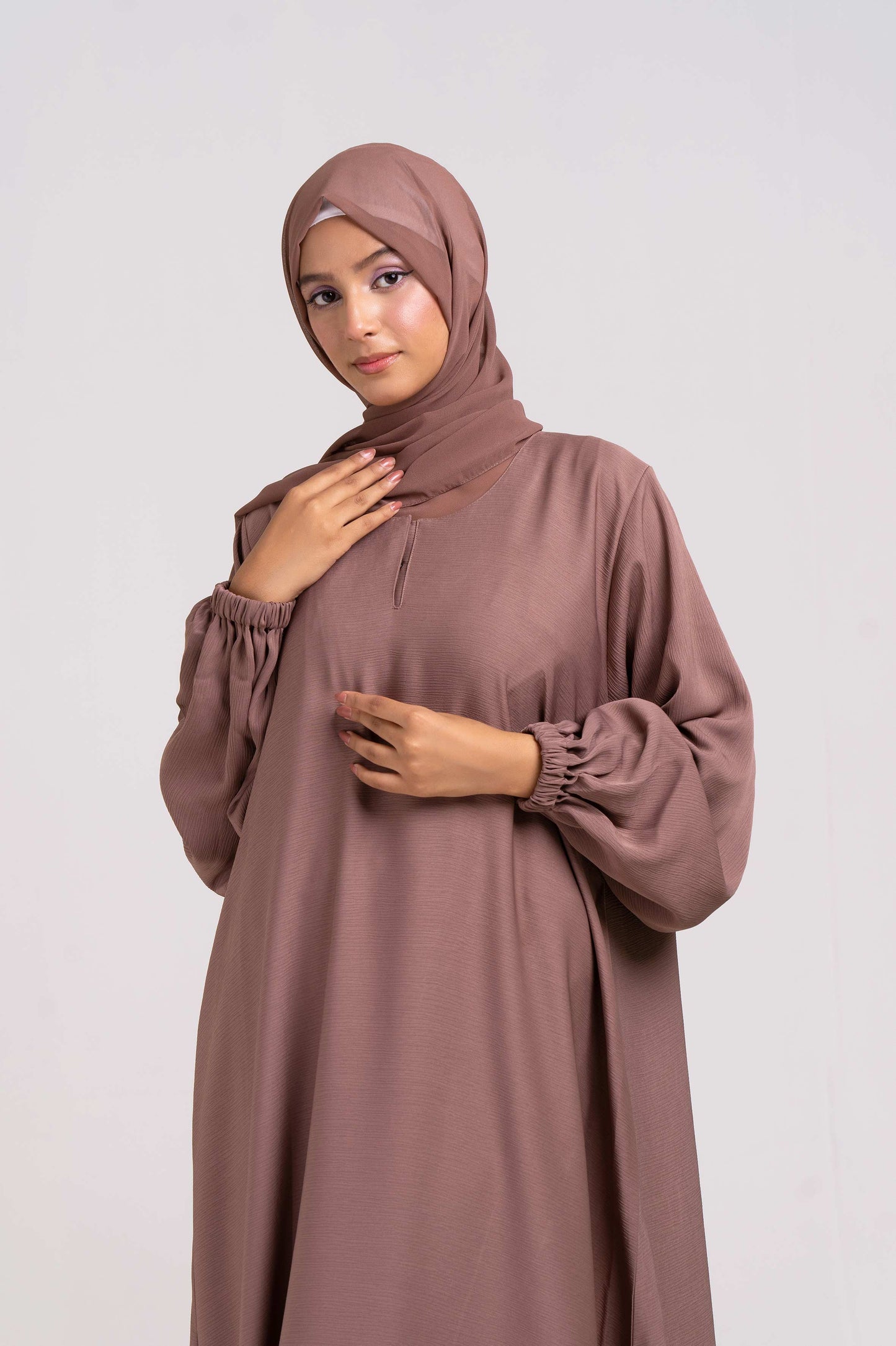 Caramel Sands Closed Abaya