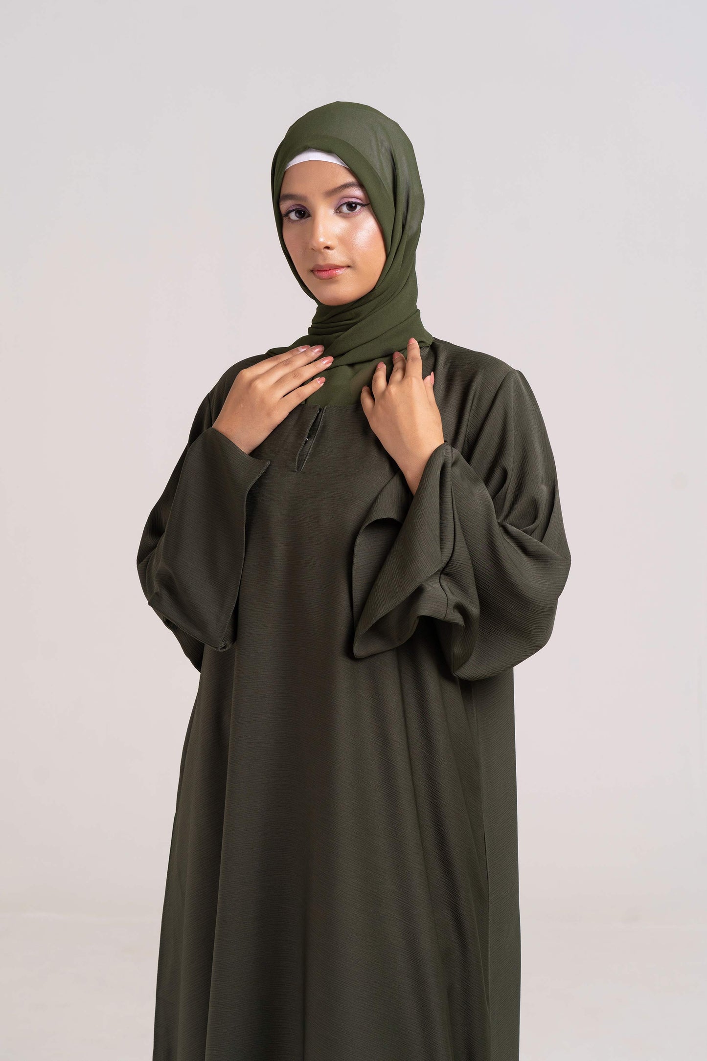 Willow Charm Closed Abaya