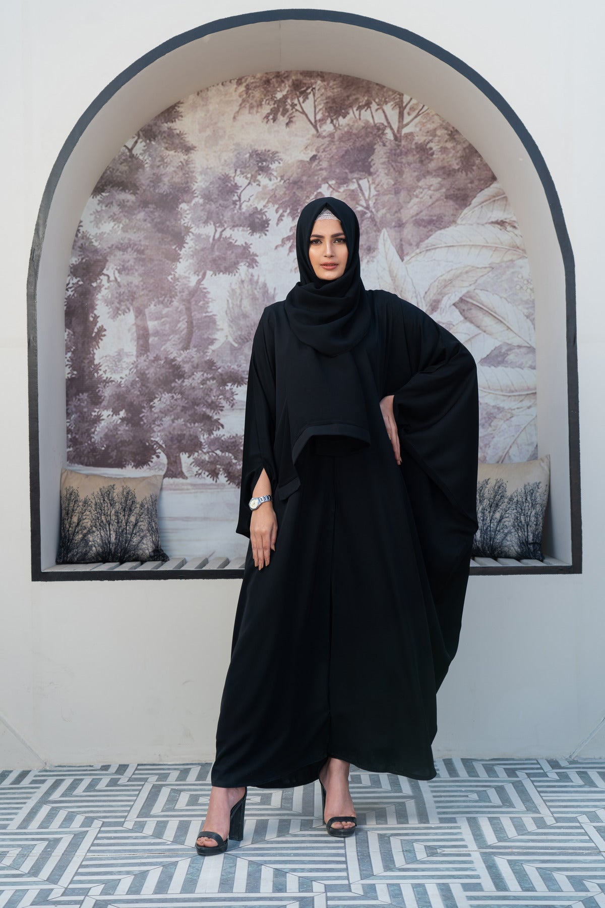 Alesya Plain abaya,Black Abaya,premium quality abaya,smamz black abaya,smamz modest wear abaya