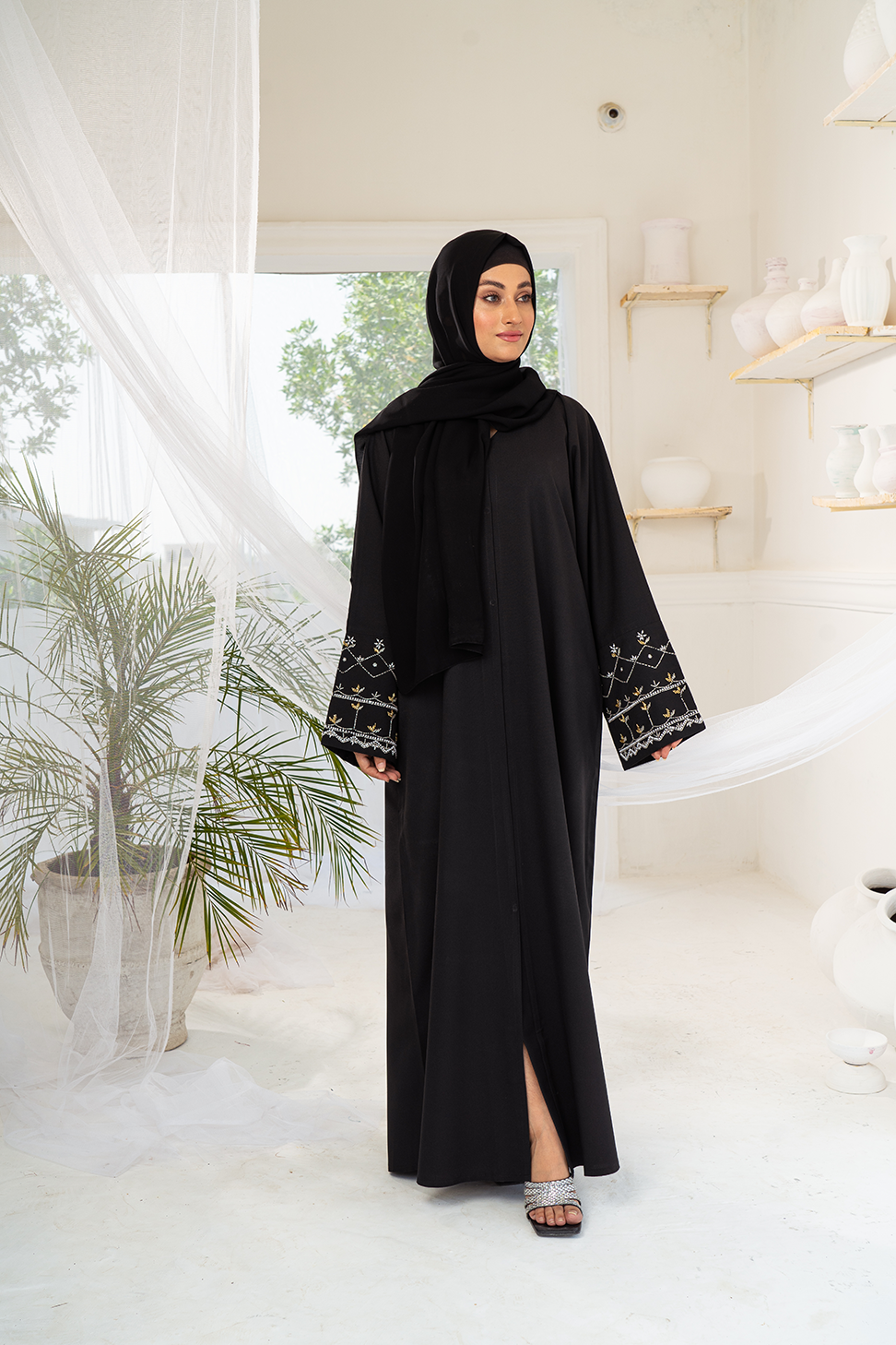 Arabesque Black Buttoned Abaya