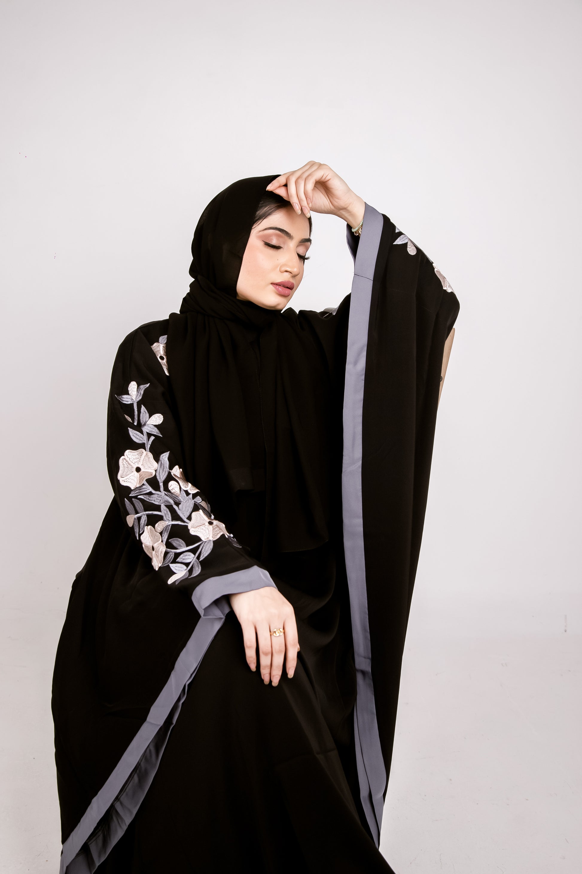 Floral-Farasha-Abaya,Floral-Abaya,Black-Abaya,Farasha-Abaya