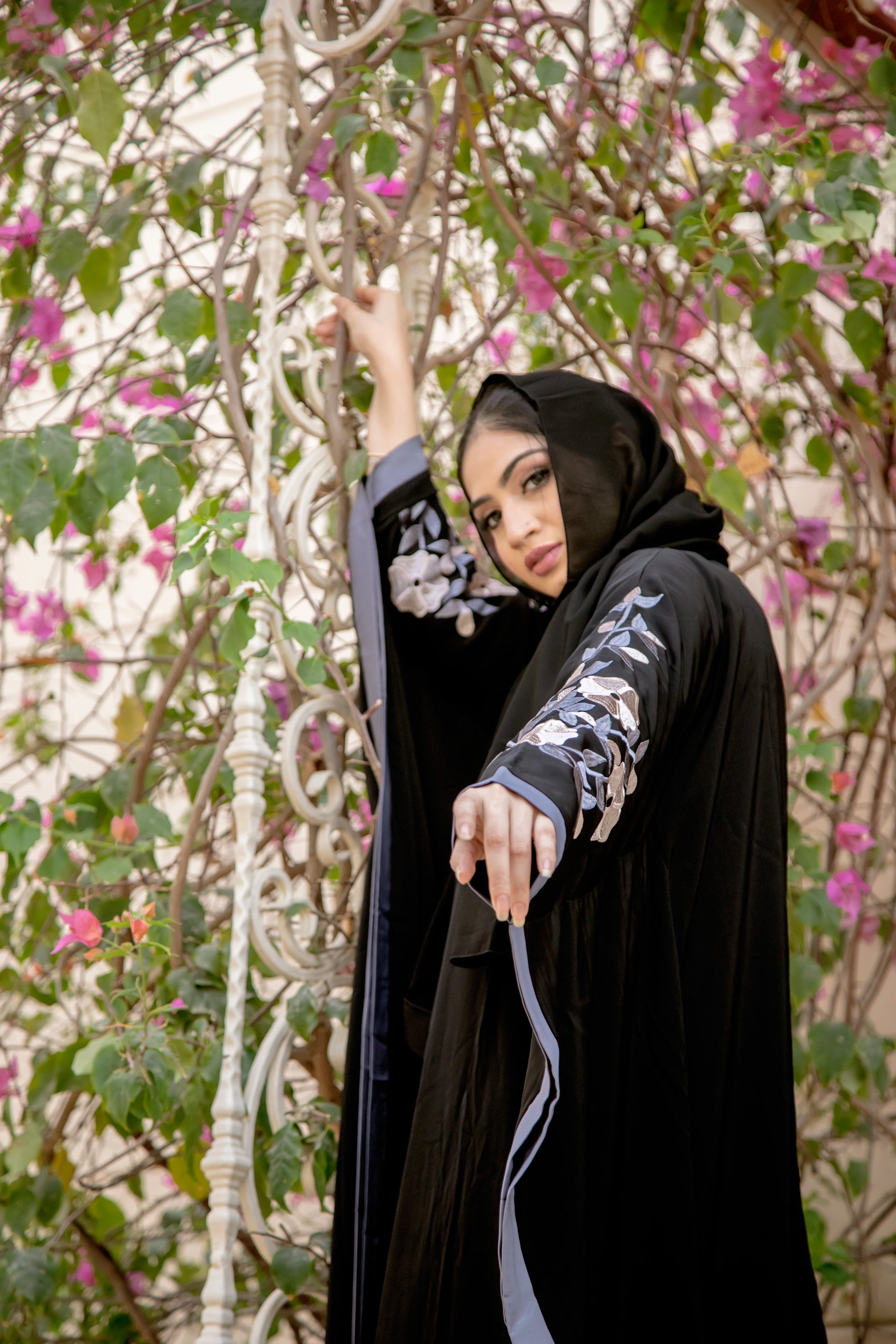 Floral-Farasha-Abaya,Floral-Abaya,Black-Abaya,Farasha-Abaya