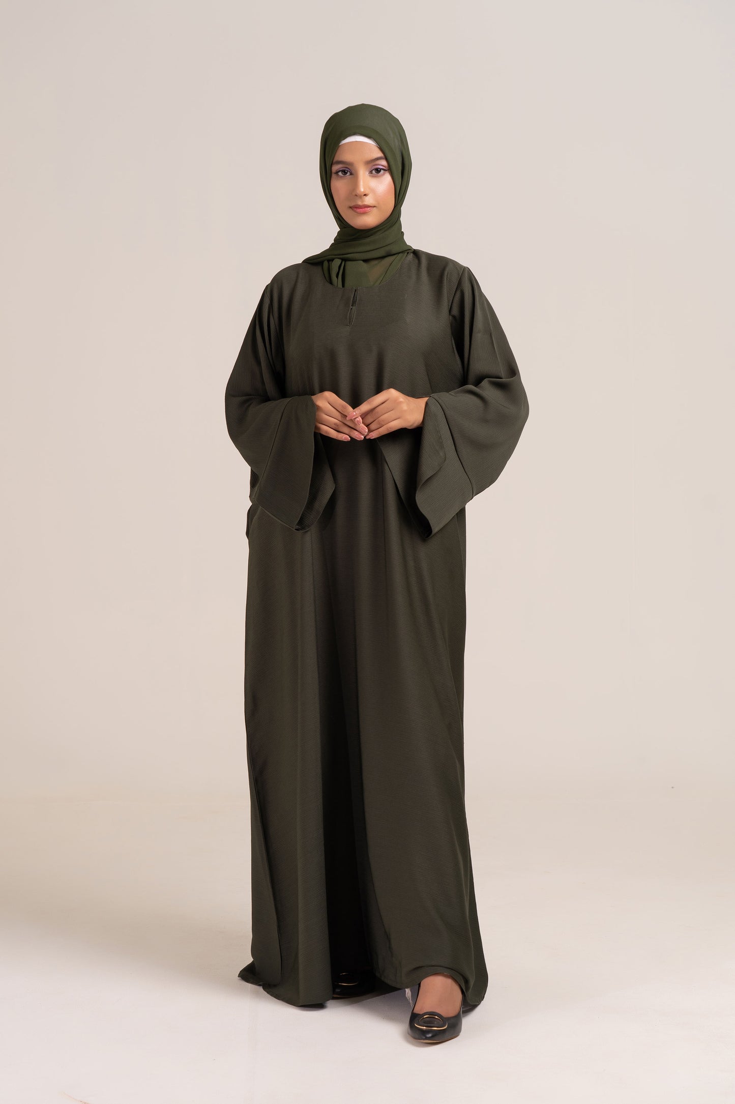 Willow Charm Closed Abaya