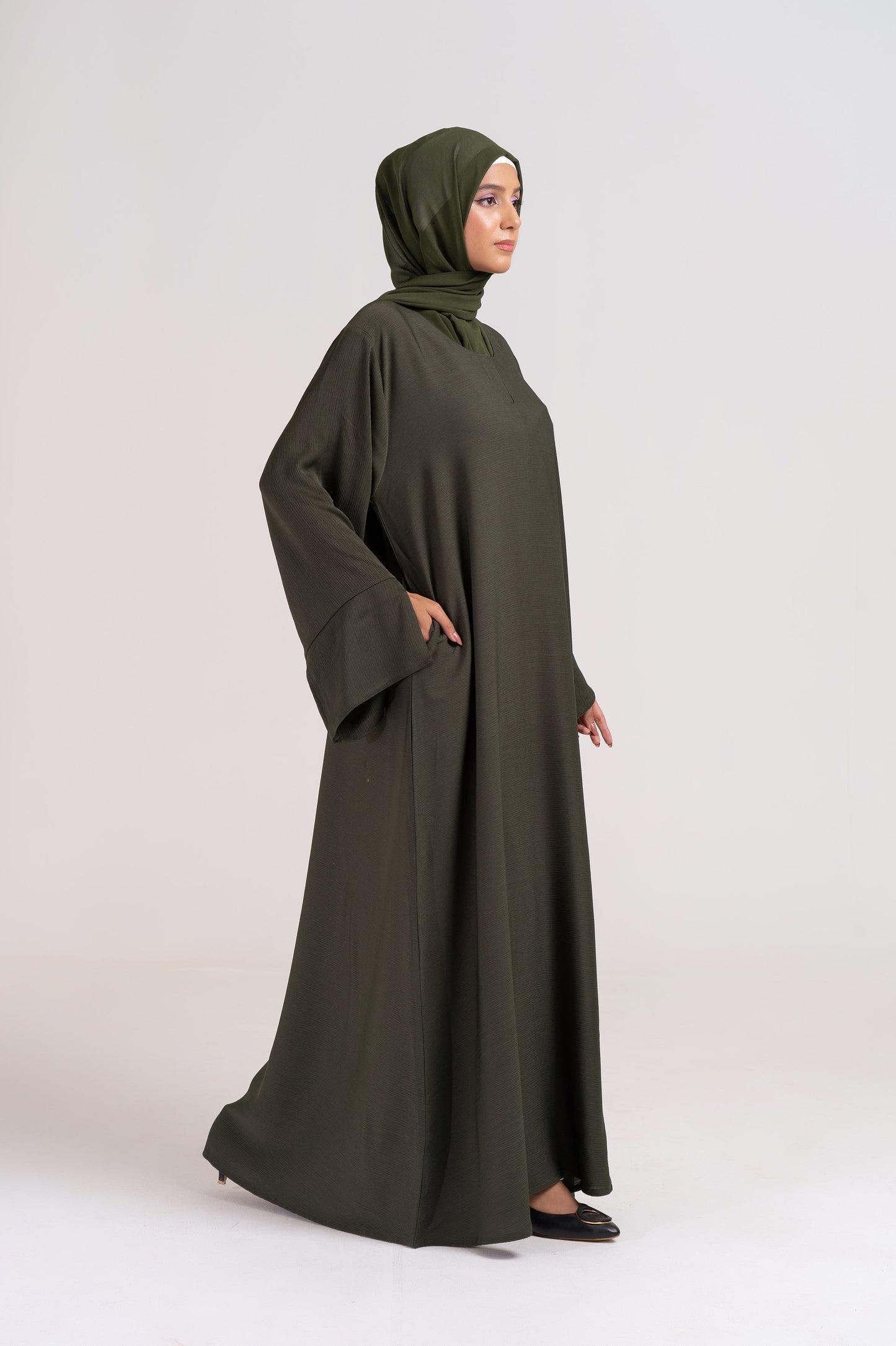 Willow Charm Closed Abaya